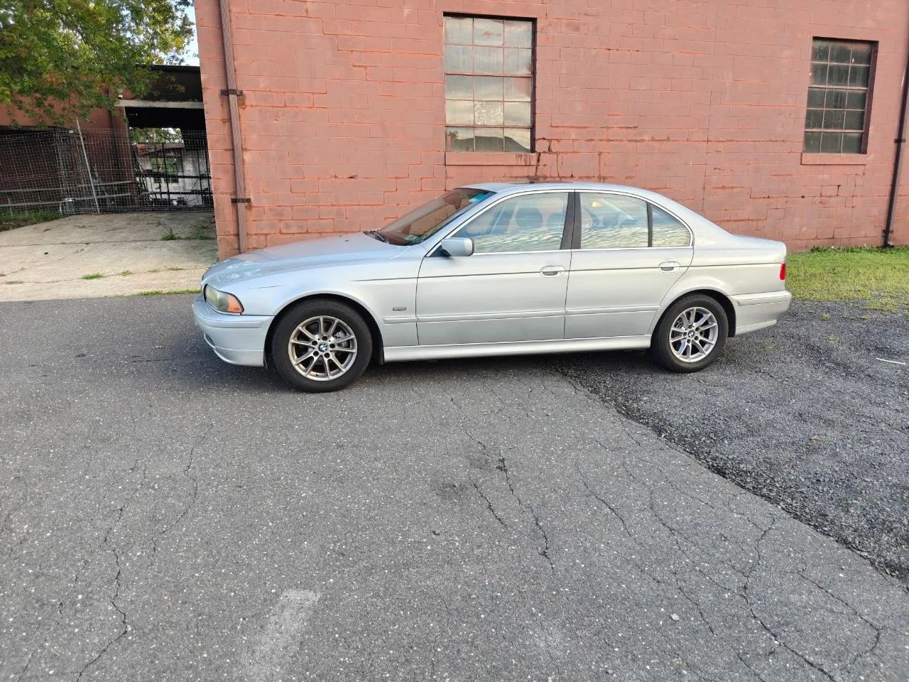 2003 BMW 5 Series — photo 36 of 40