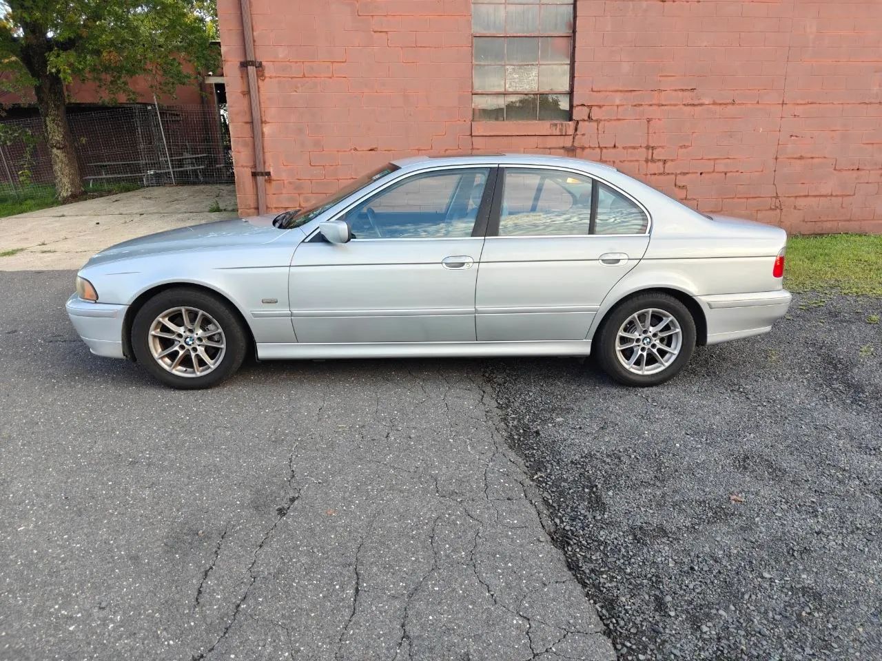 2003 BMW 5 Series — photo 37 of 40