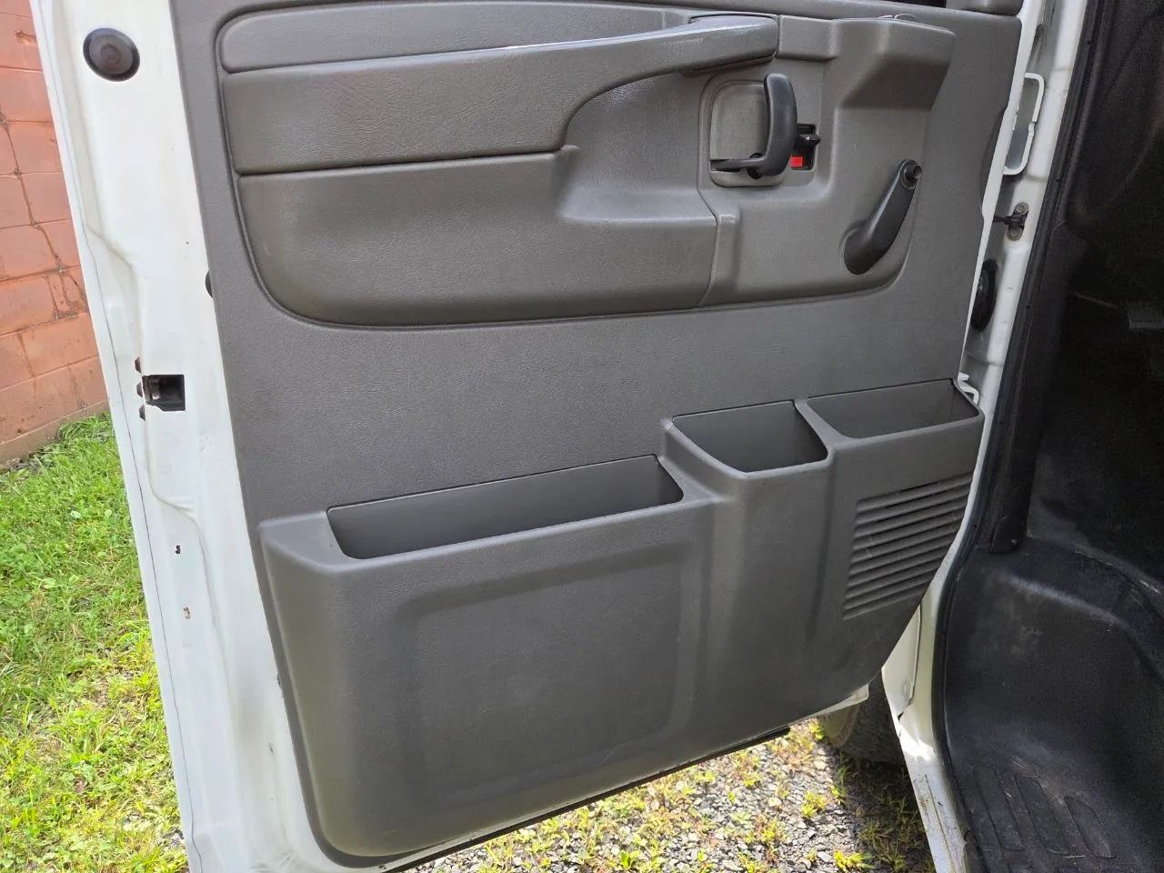 2013 Chevrolet Express 1500 Cargo — photo 12 of 16