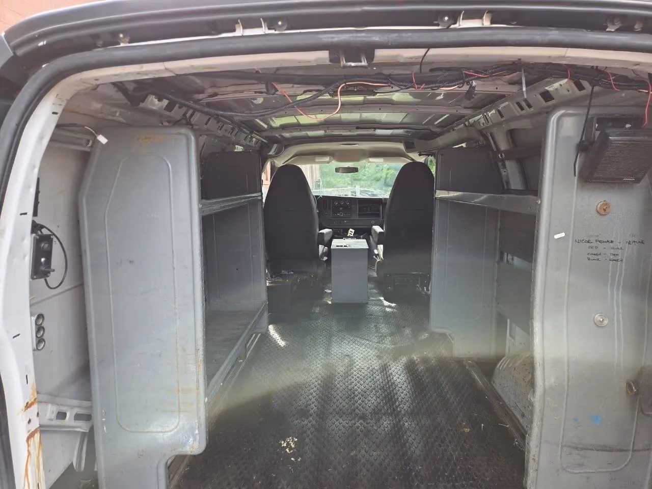 2013 Chevrolet Express 1500 Cargo — photo 14 of 16