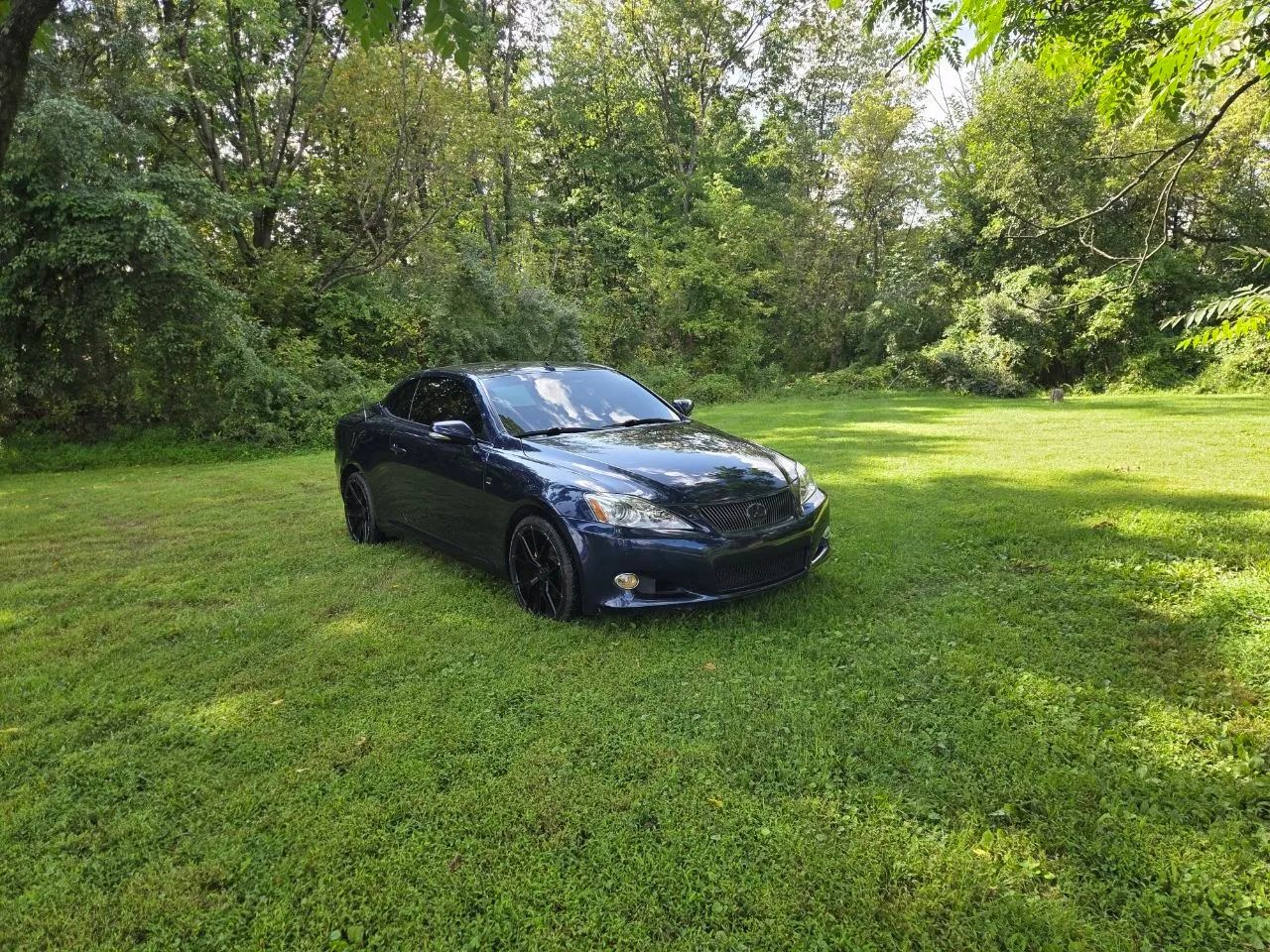 2011 Lexus IS — photo 3 of 26
