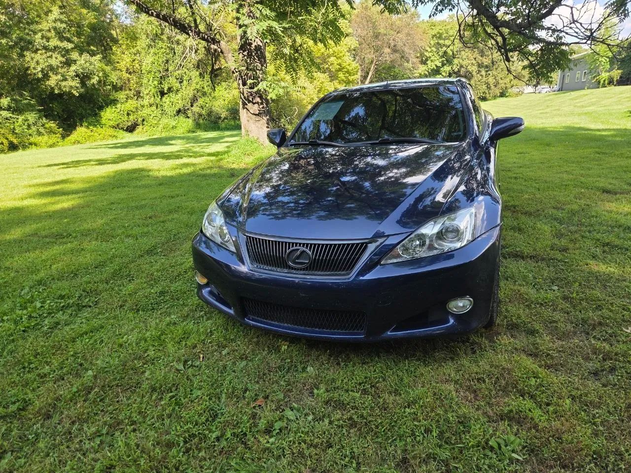 2011 Lexus IS — photo 15 of 26