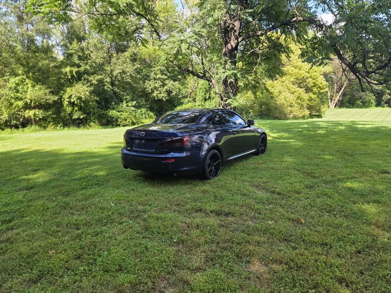 2011 Lexus IS — photo 5 of 26