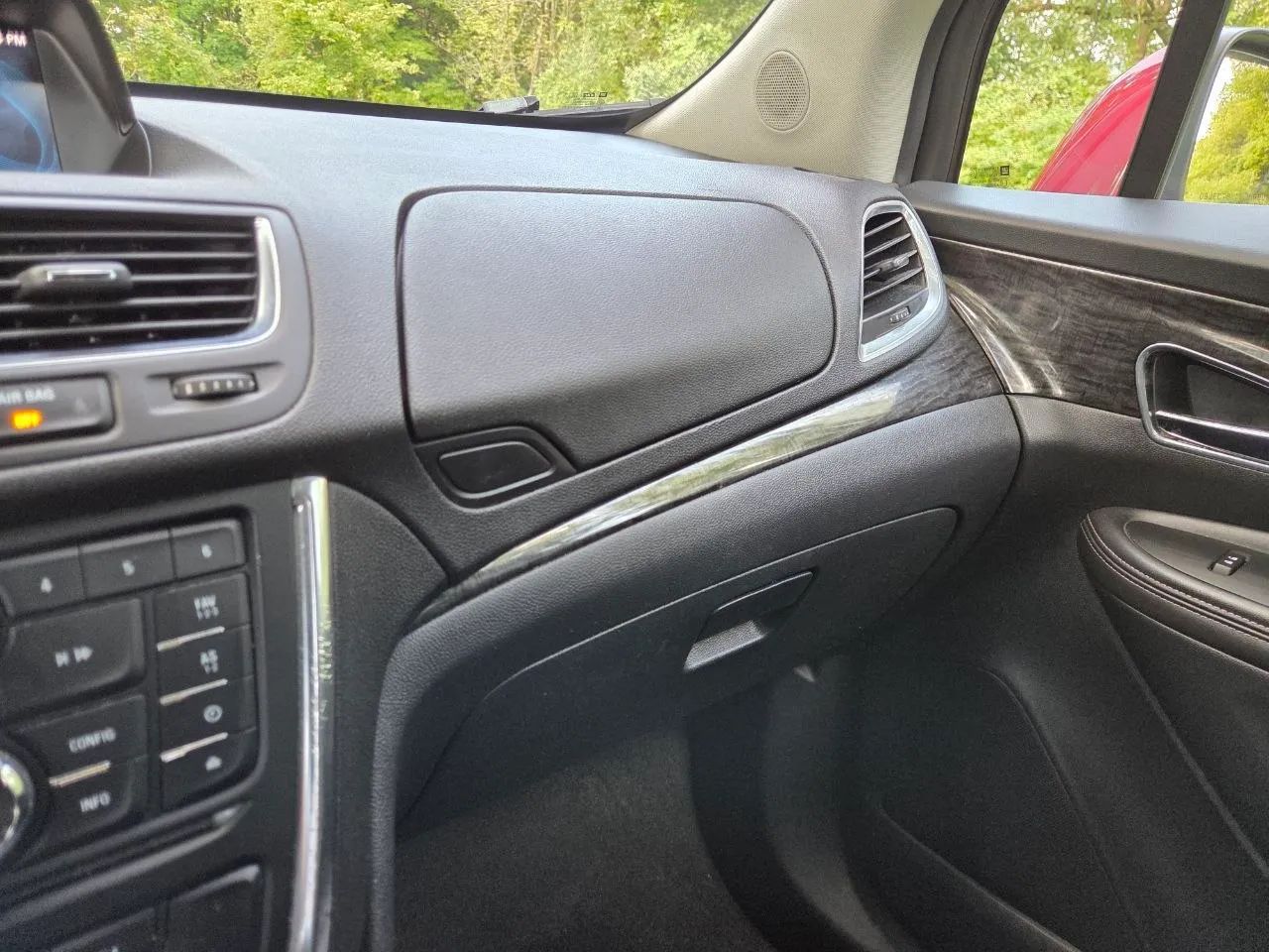 2015 Buick Encore Sport Utility — photo 32 of 40