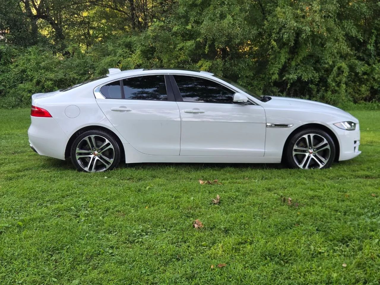 2017 Jaguar XE — photo 1 of 31