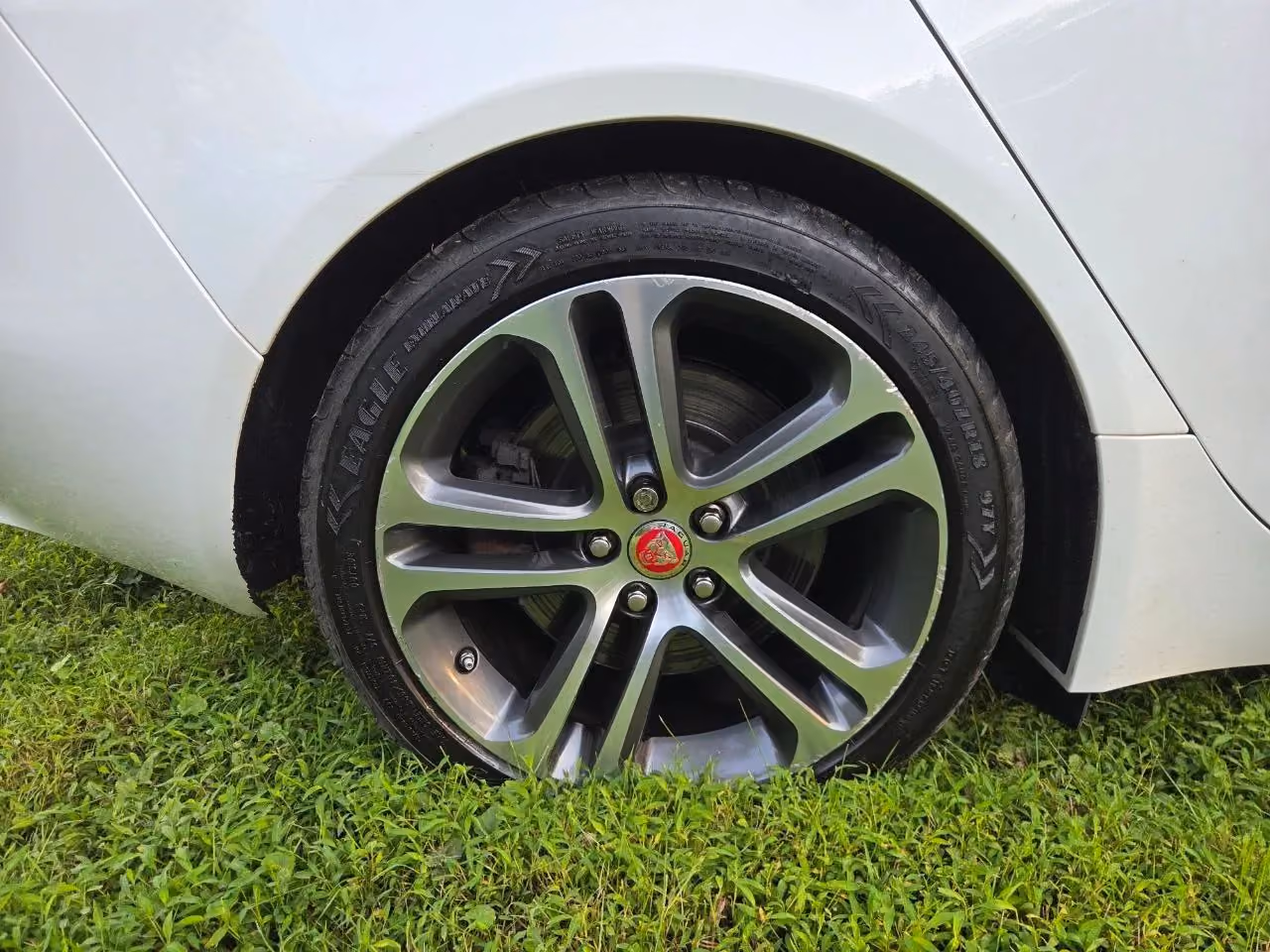 2017 Jaguar XE — photo 22 of 31