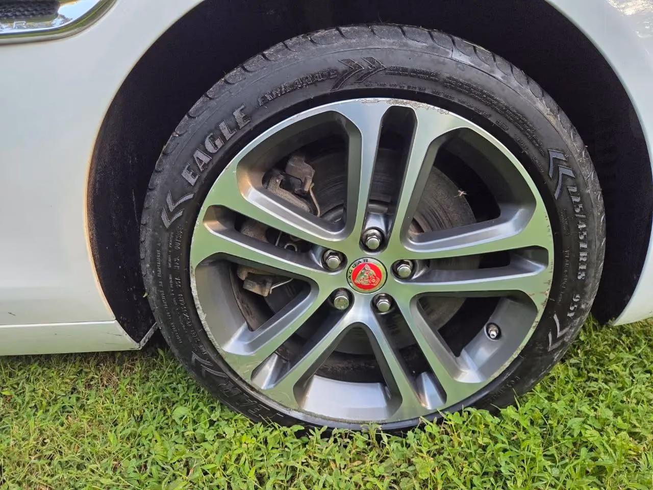 2017 Jaguar XE — photo 21 of 31