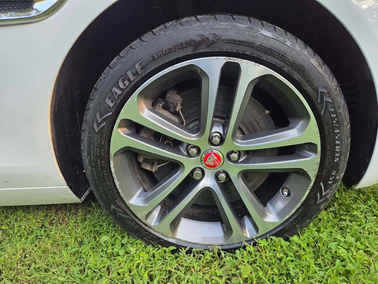 2017 Jaguar XE — photo 21 of 31