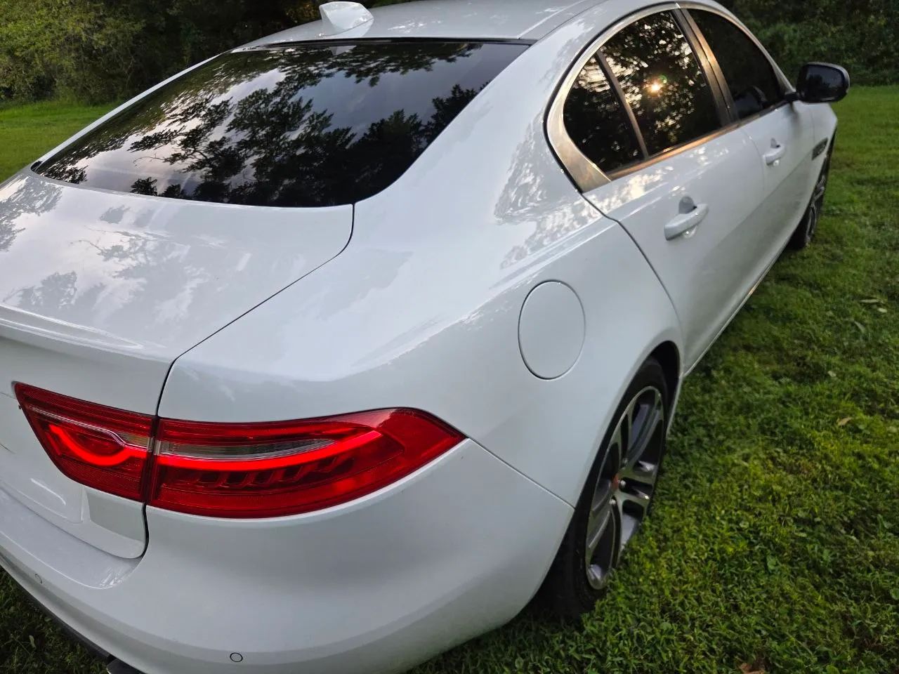 2017 Jaguar XE — photo 23 of 31