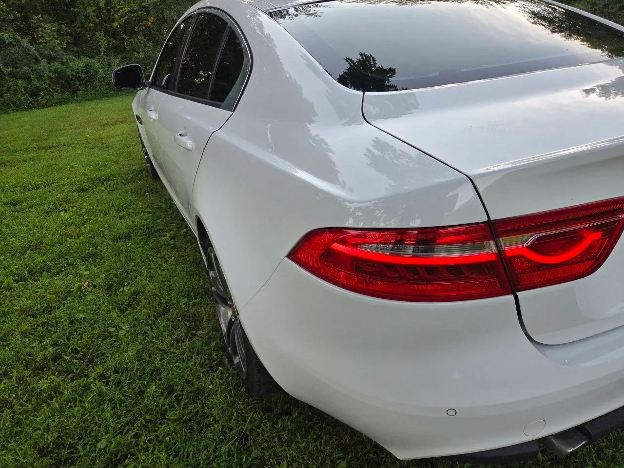 2017 Jaguar XE — photo 24 of 31