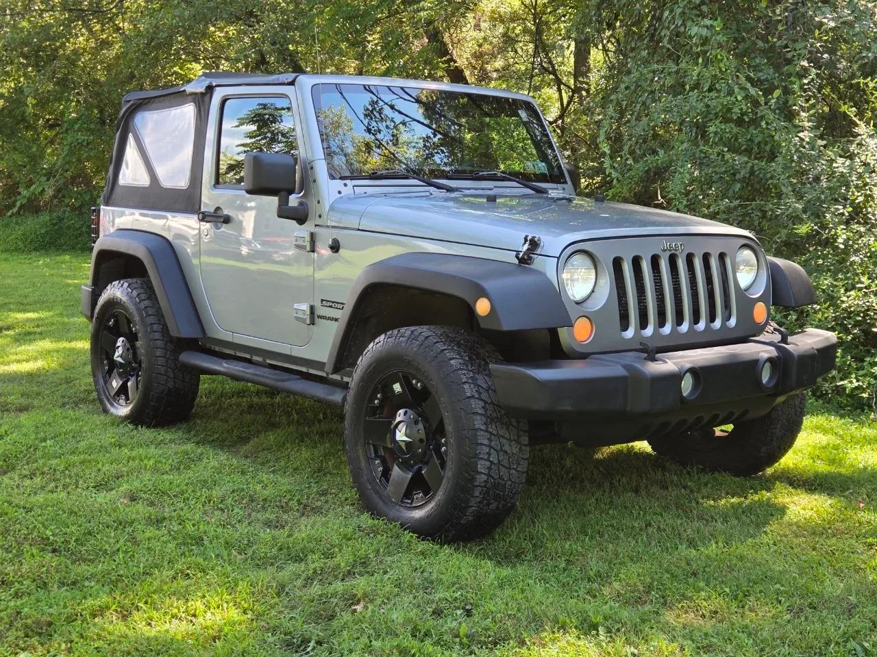 2013 Jeep Wrangler — photo 2 of 28