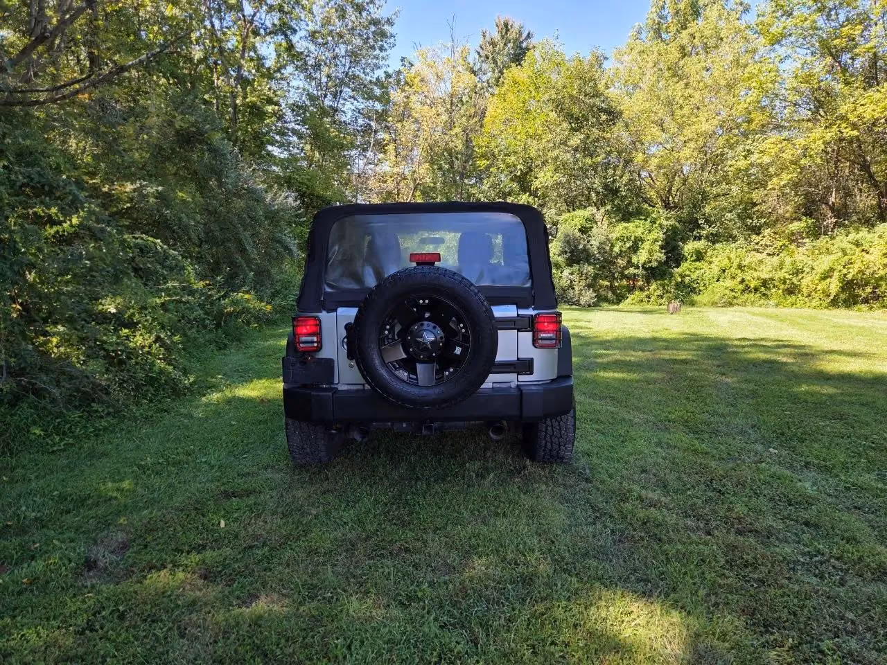 2013 Jeep Wrangler — photo 7 of 28