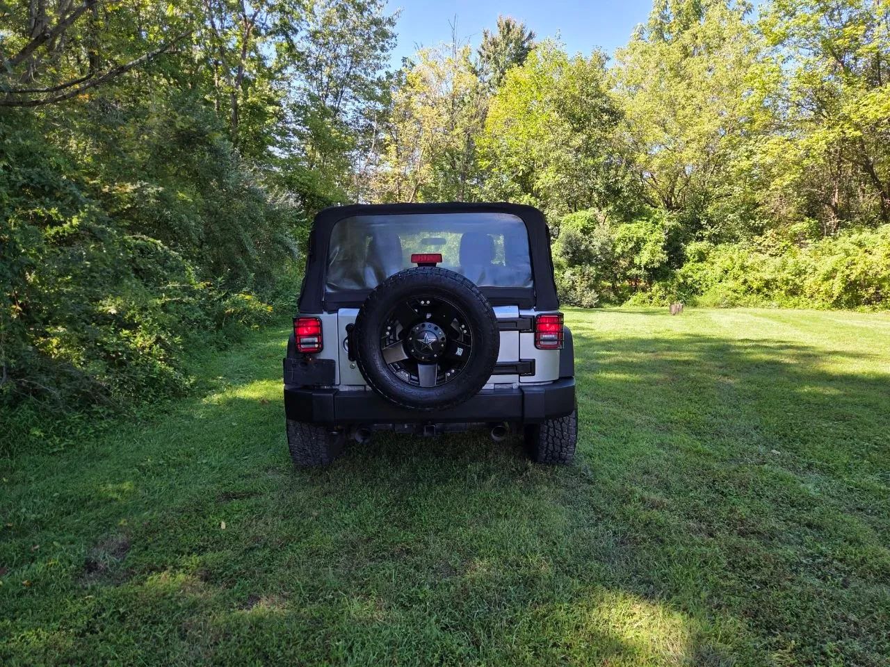 2013 Jeep Wrangler — photo 7 of 28