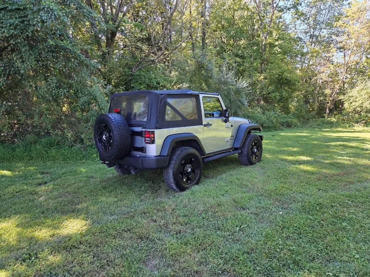 2013 Jeep Wrangler — photo 5 of 28