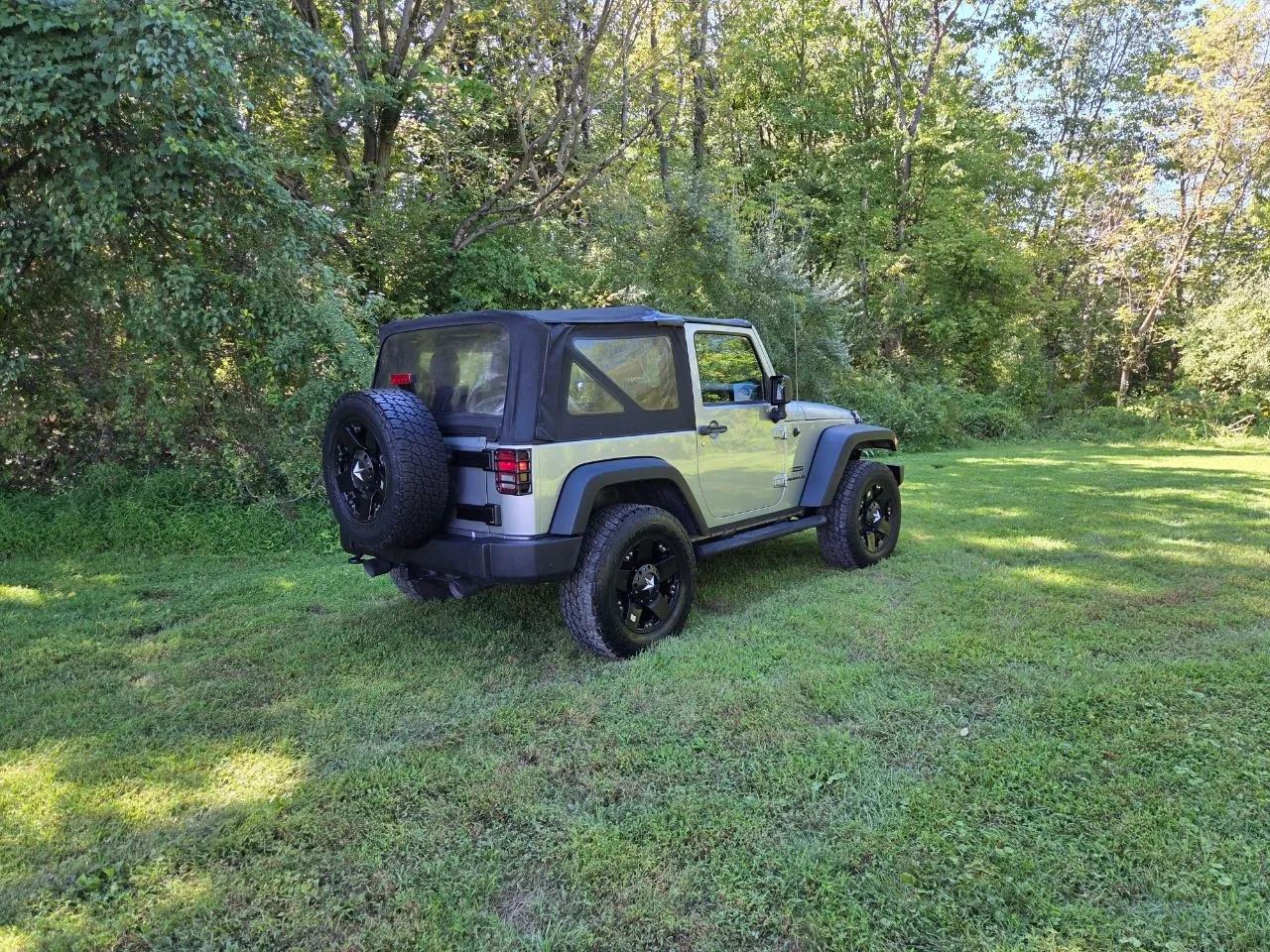 2013 Jeep Wrangler — photo 5 of 28