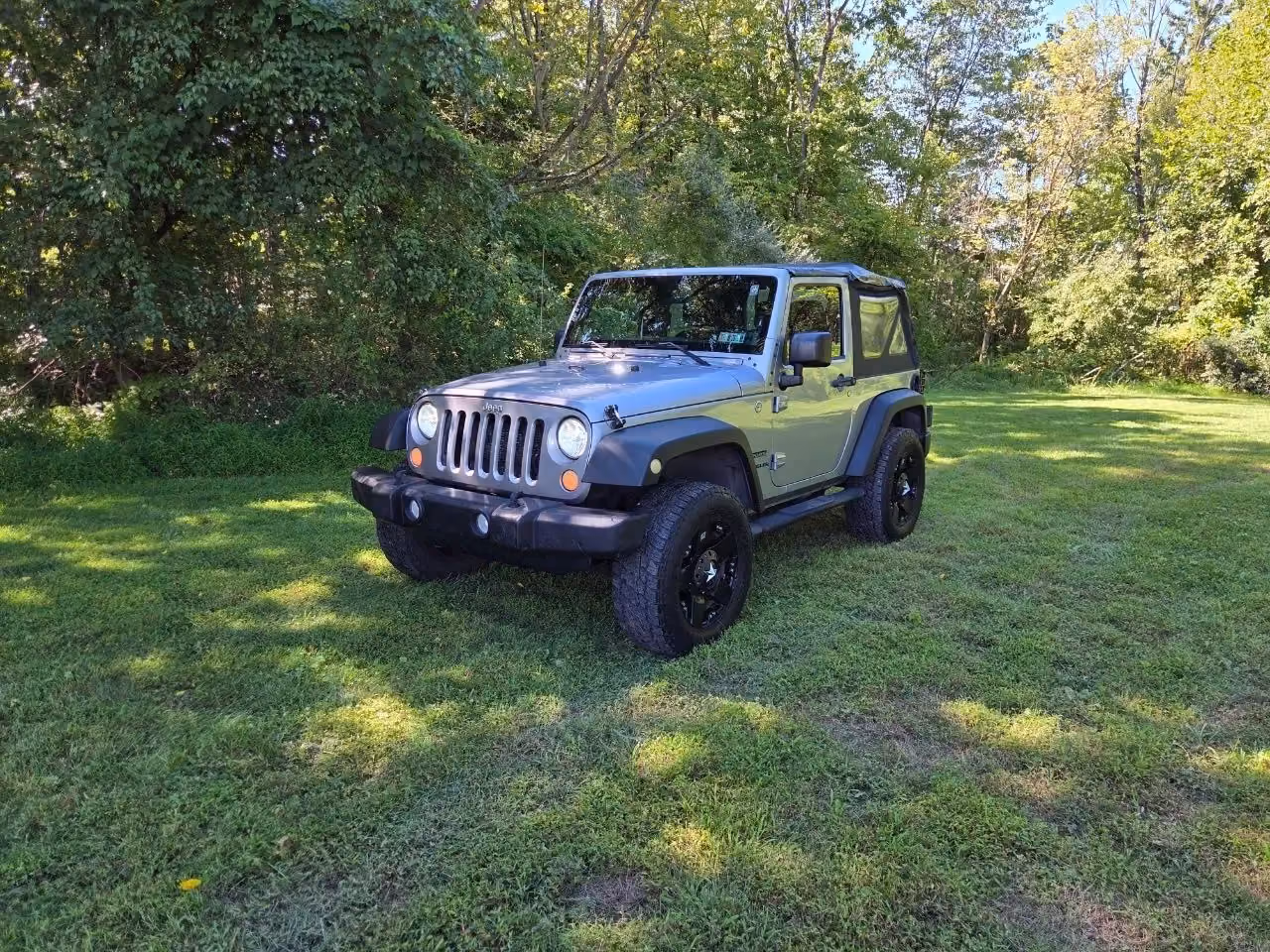 2013 Jeep Wrangler — photo 10 of 28