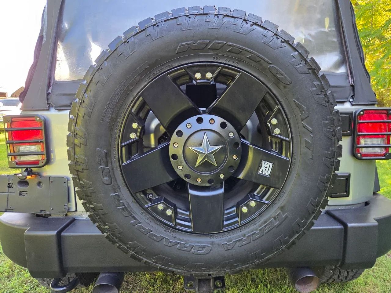 2013 Jeep Wrangler — photo 18 of 28
