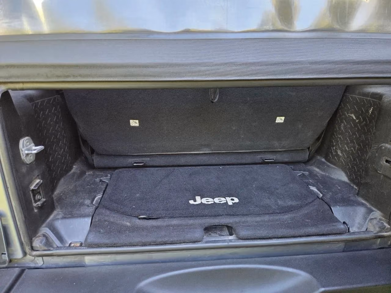 2013 Jeep Wrangler — photo 24 of 28