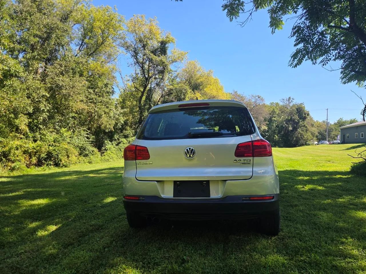2015 Volkswagen Tiguan — photo 7 of 44