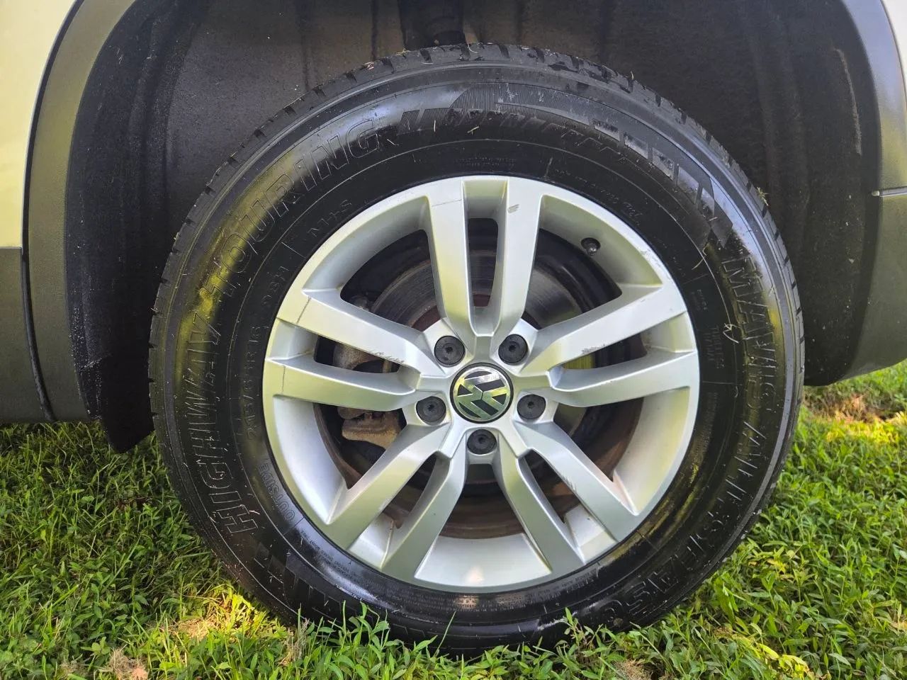 2015 Volkswagen Tiguan — photo 16 of 44