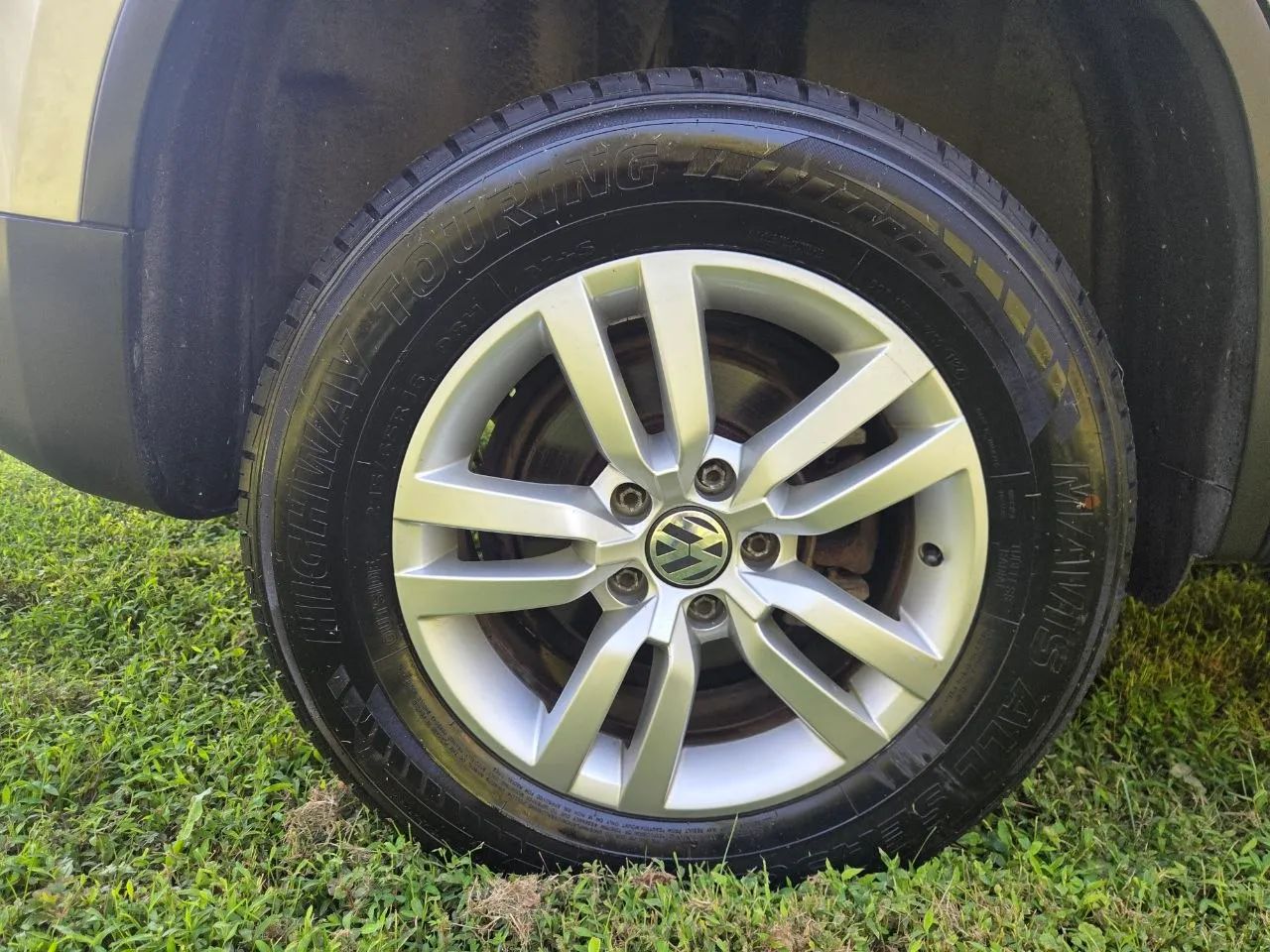 2015 Volkswagen Tiguan — photo 18 of 44