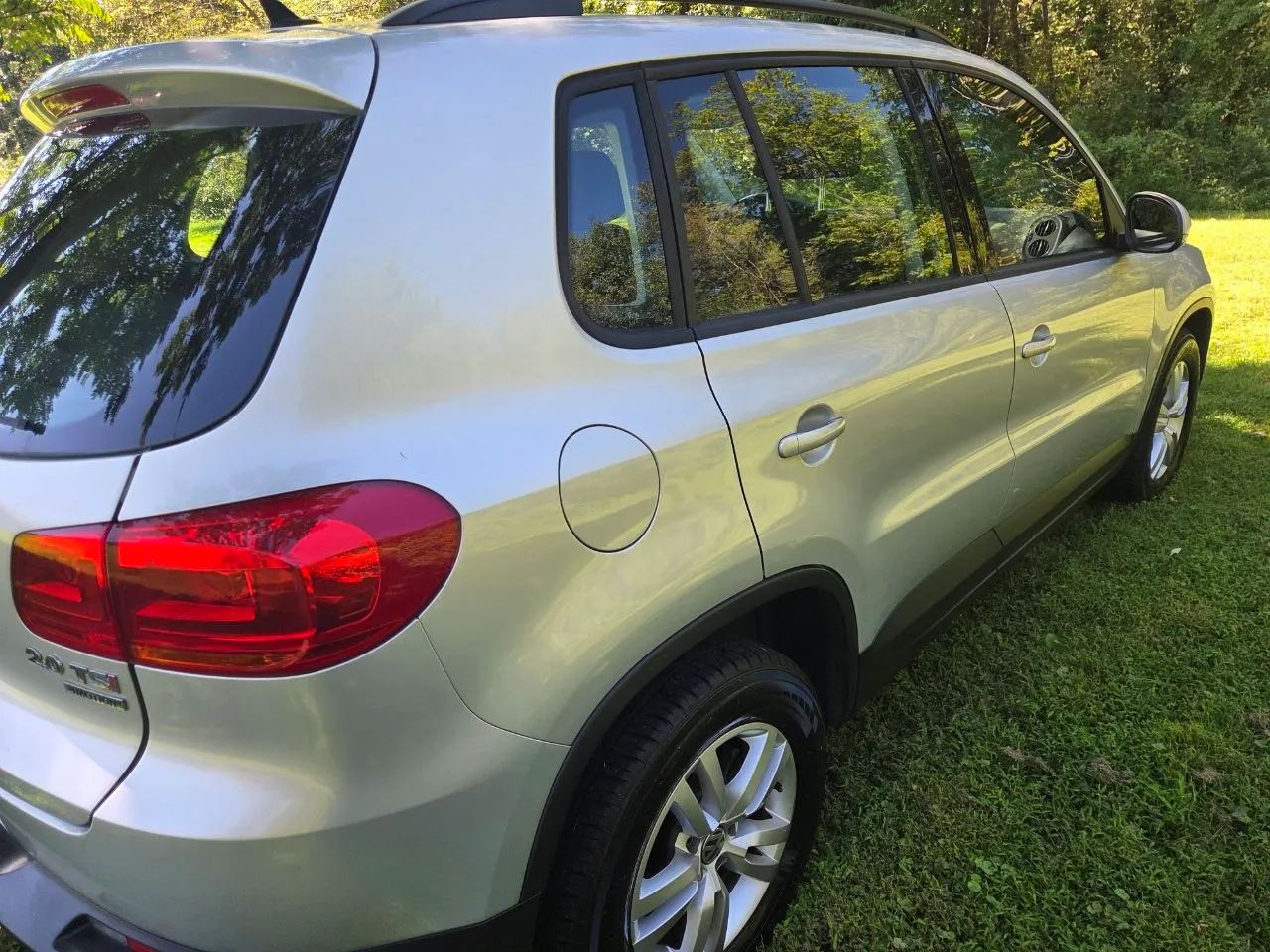 2015 Volkswagen Tiguan — photo 19 of 44