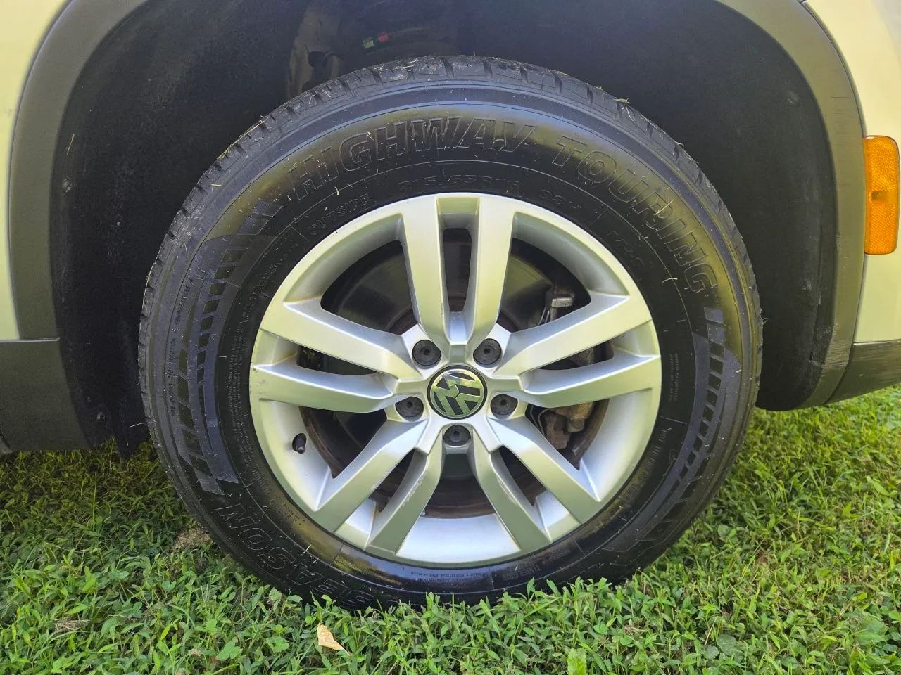 2015 Volkswagen Tiguan — photo 26 of 44