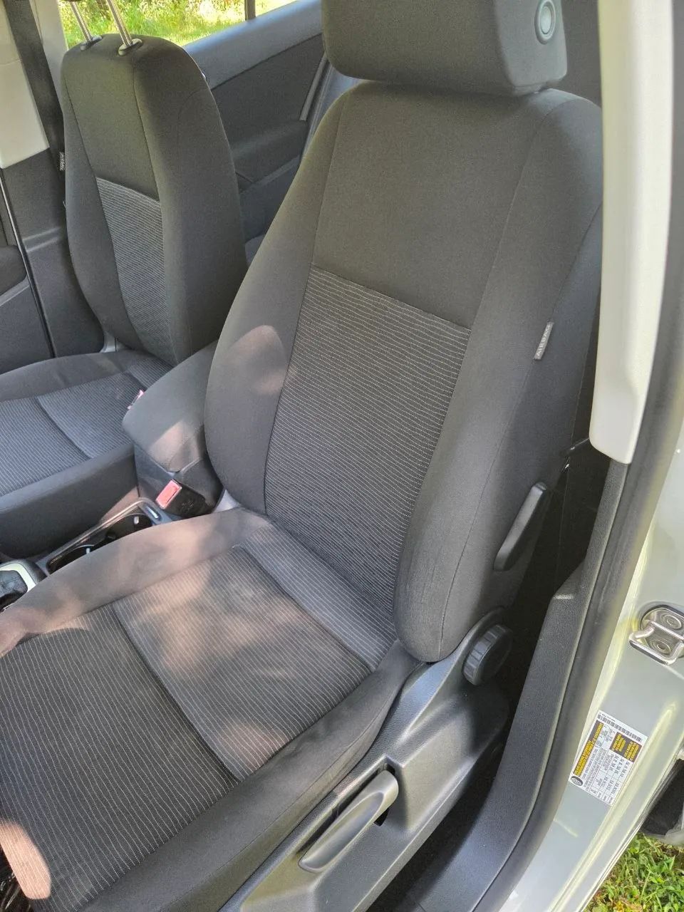 2015 Volkswagen Tiguan — photo 42 of 44