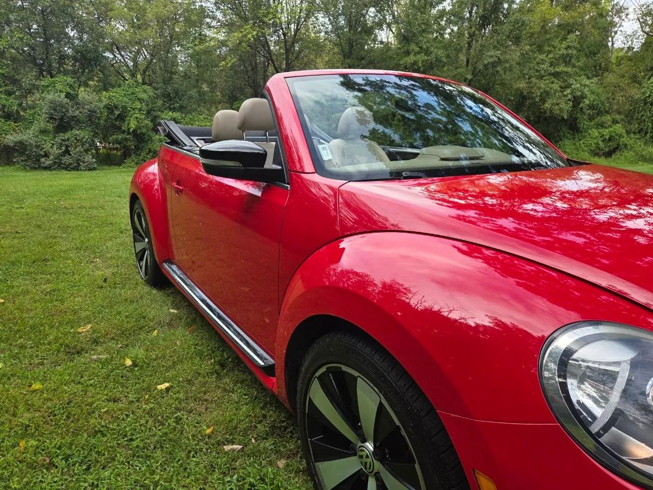 2013 Volkswagen Beetle — photo 18 of 45