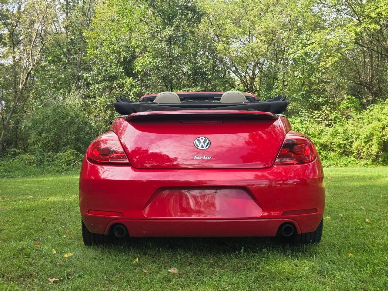 2013 Volkswagen Beetle — photo 19 of 45