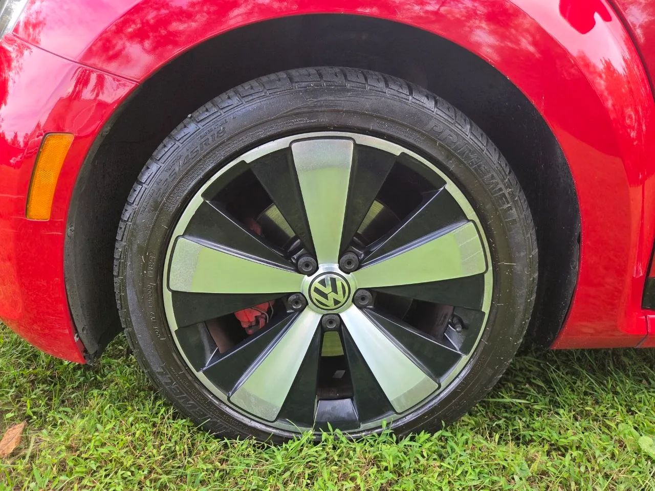 2013 Volkswagen Beetle — photo 21 of 45