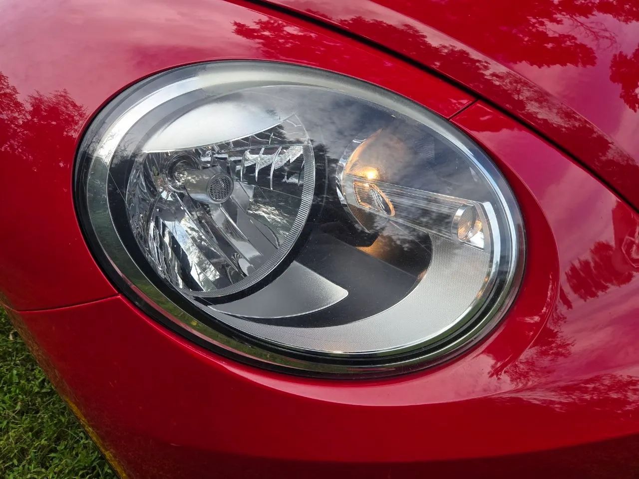 2013 Volkswagen Beetle — photo 25 of 45