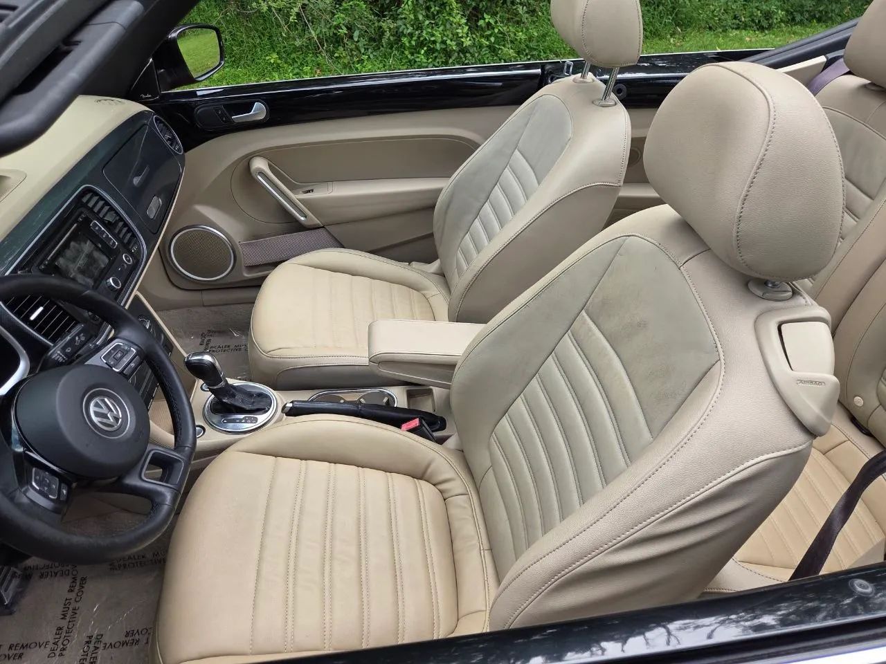 2013 Volkswagen Beetle — photo 34 of 45