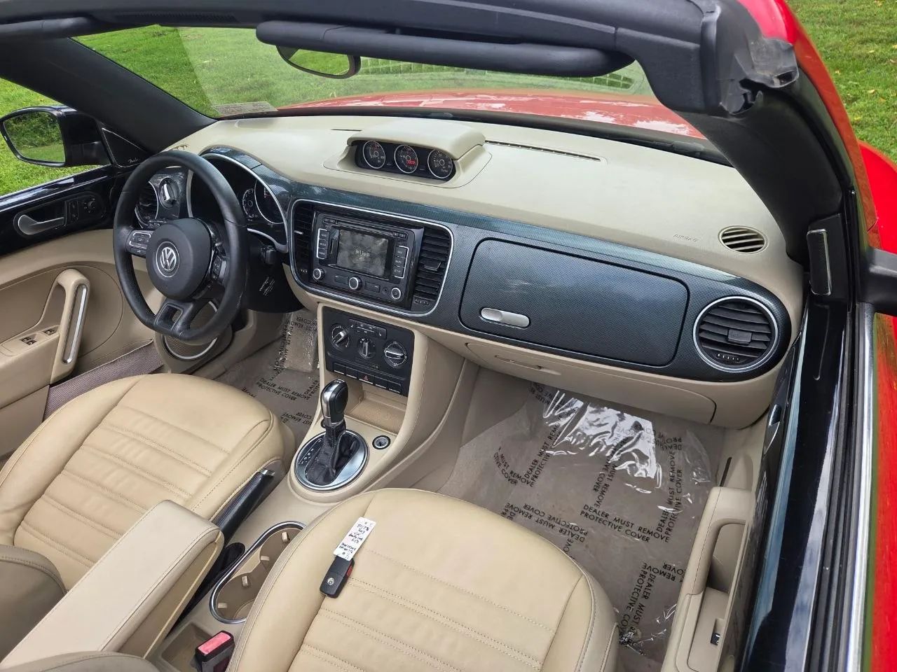 2013 Volkswagen Beetle — photo 40 of 45