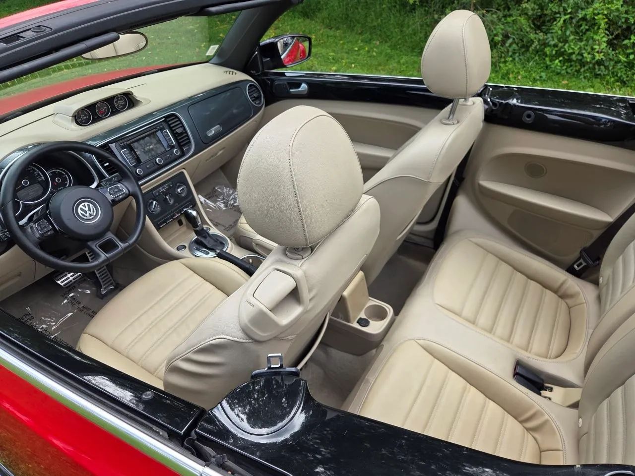 2013 Volkswagen Beetle — photo 33 of 45