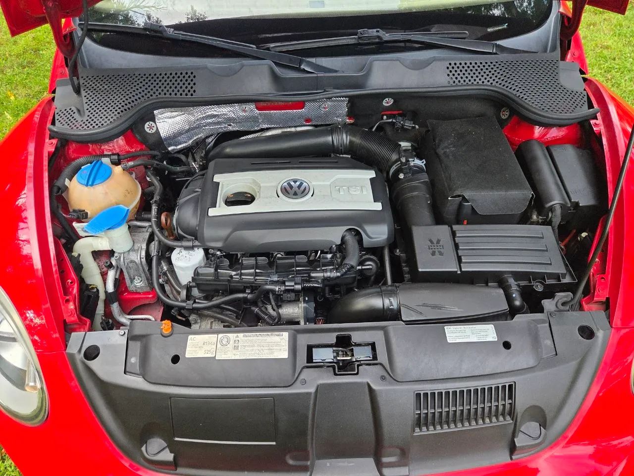 2013 Volkswagen Beetle — photo 41 of 45