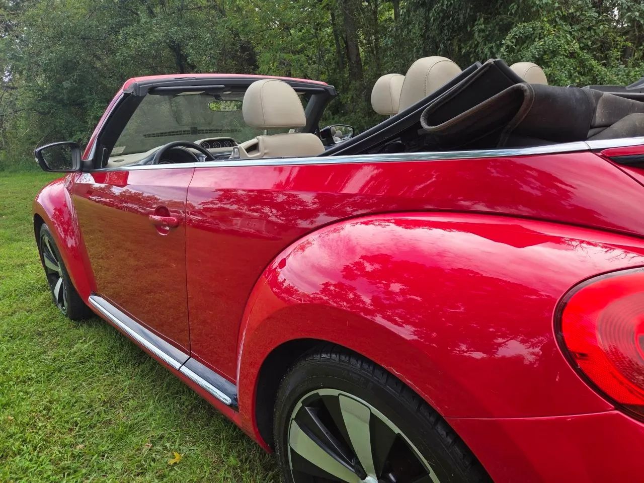 2013 Volkswagen Beetle — photo 29 of 45
