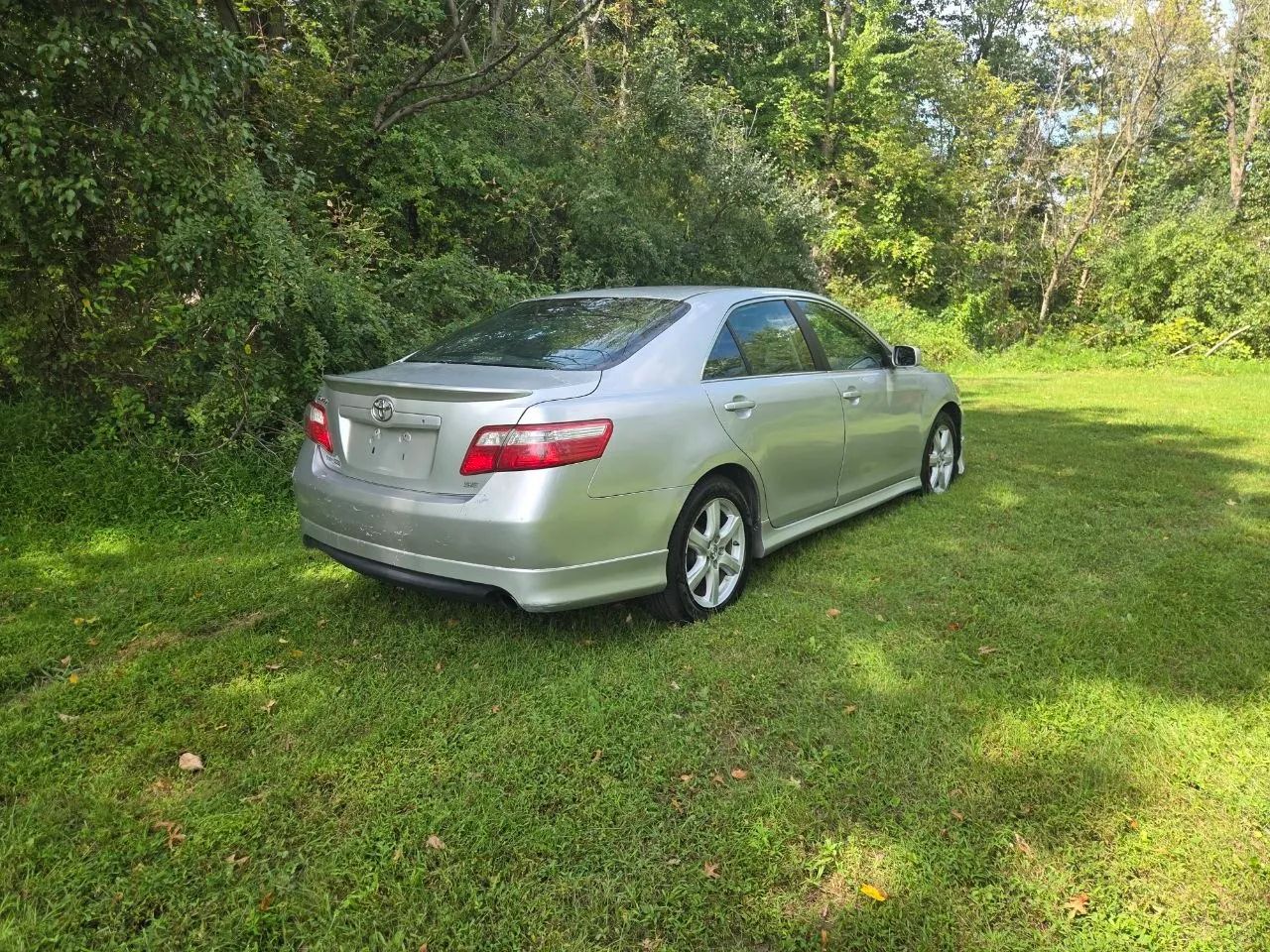 2008 Toyota Camry SE Sedan 4D — photo 2 of 33