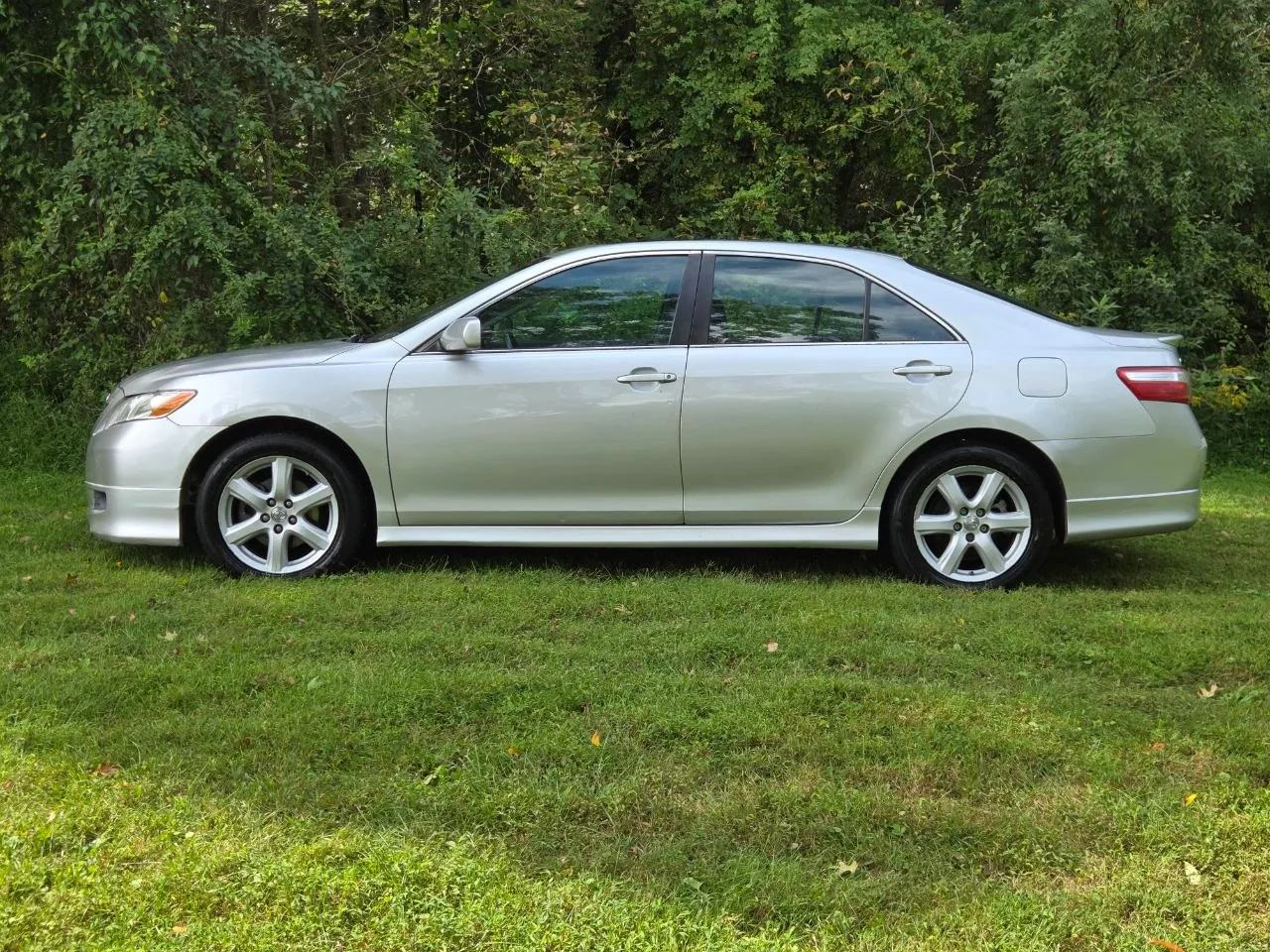 2008 Toyota Camry SE Sedan 4D — photo 11 of 33