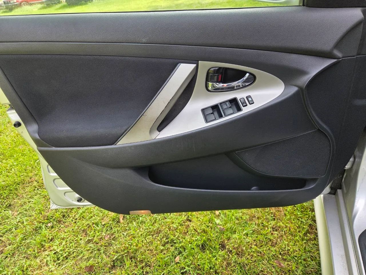 2008 Toyota Camry SE Sedan 4D — photo 27 of 33