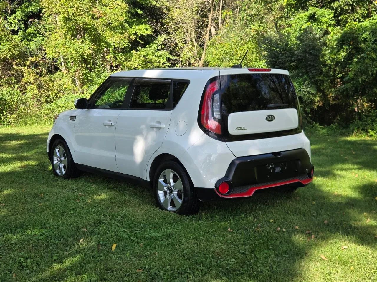 2017 Kia Soul — photo 2 of 30