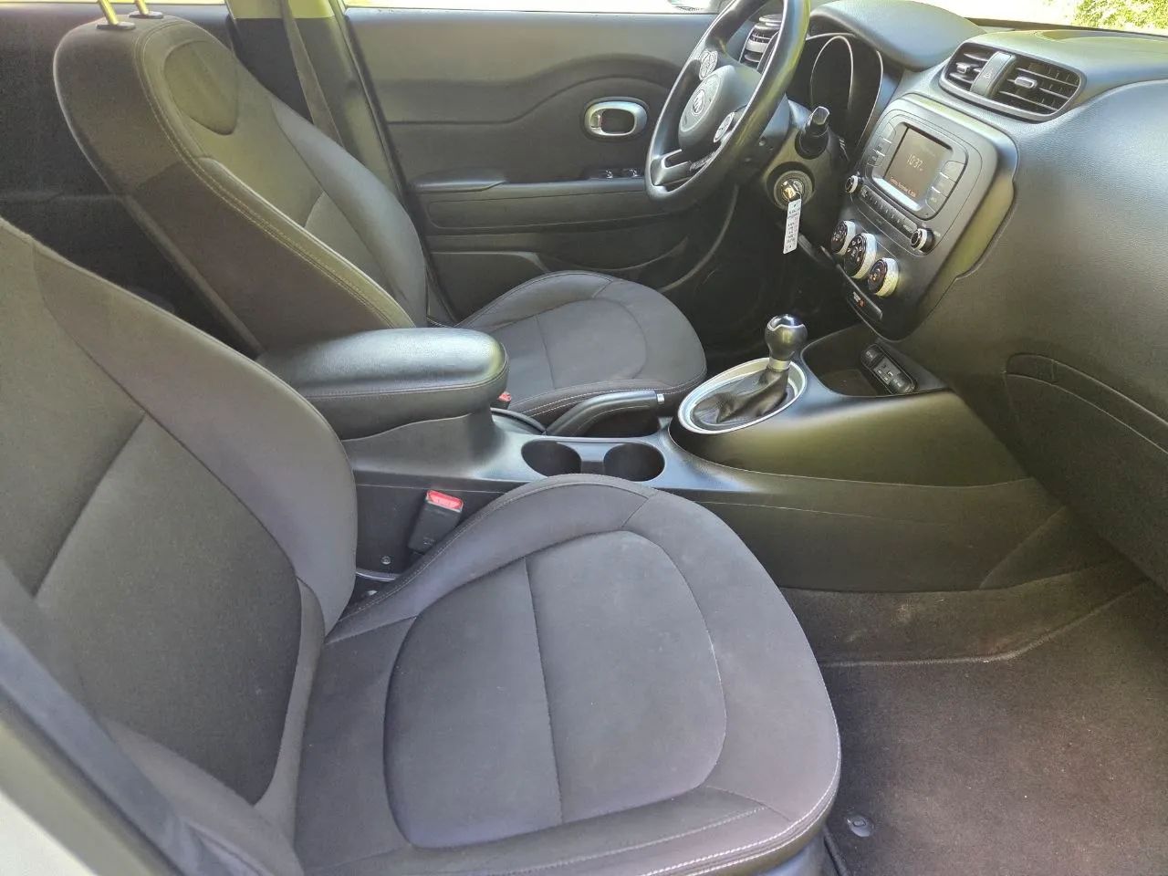 2017 Kia Soul — photo 17 of 30