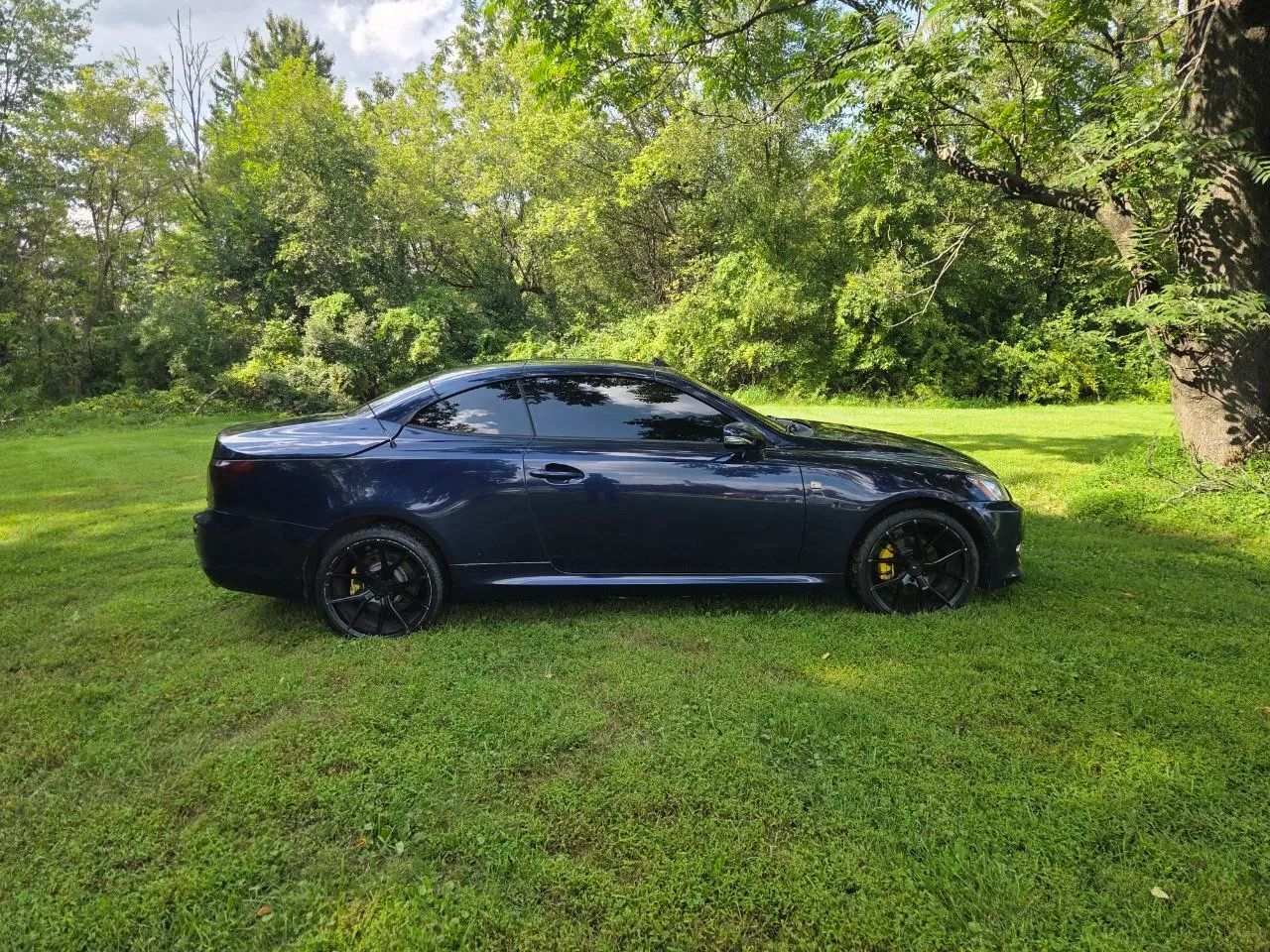 2011 Lexus IS — photo 1 of 26