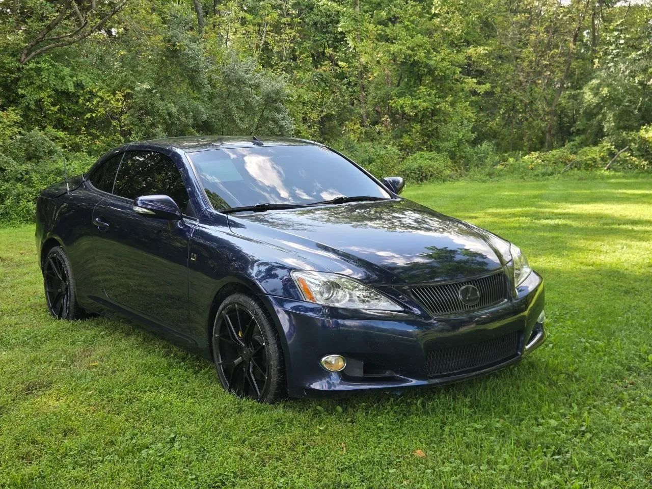 2011 Lexus IS — photo 4 of 26