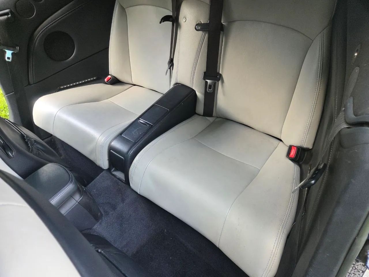 2011 Lexus IS — photo 24 of 26