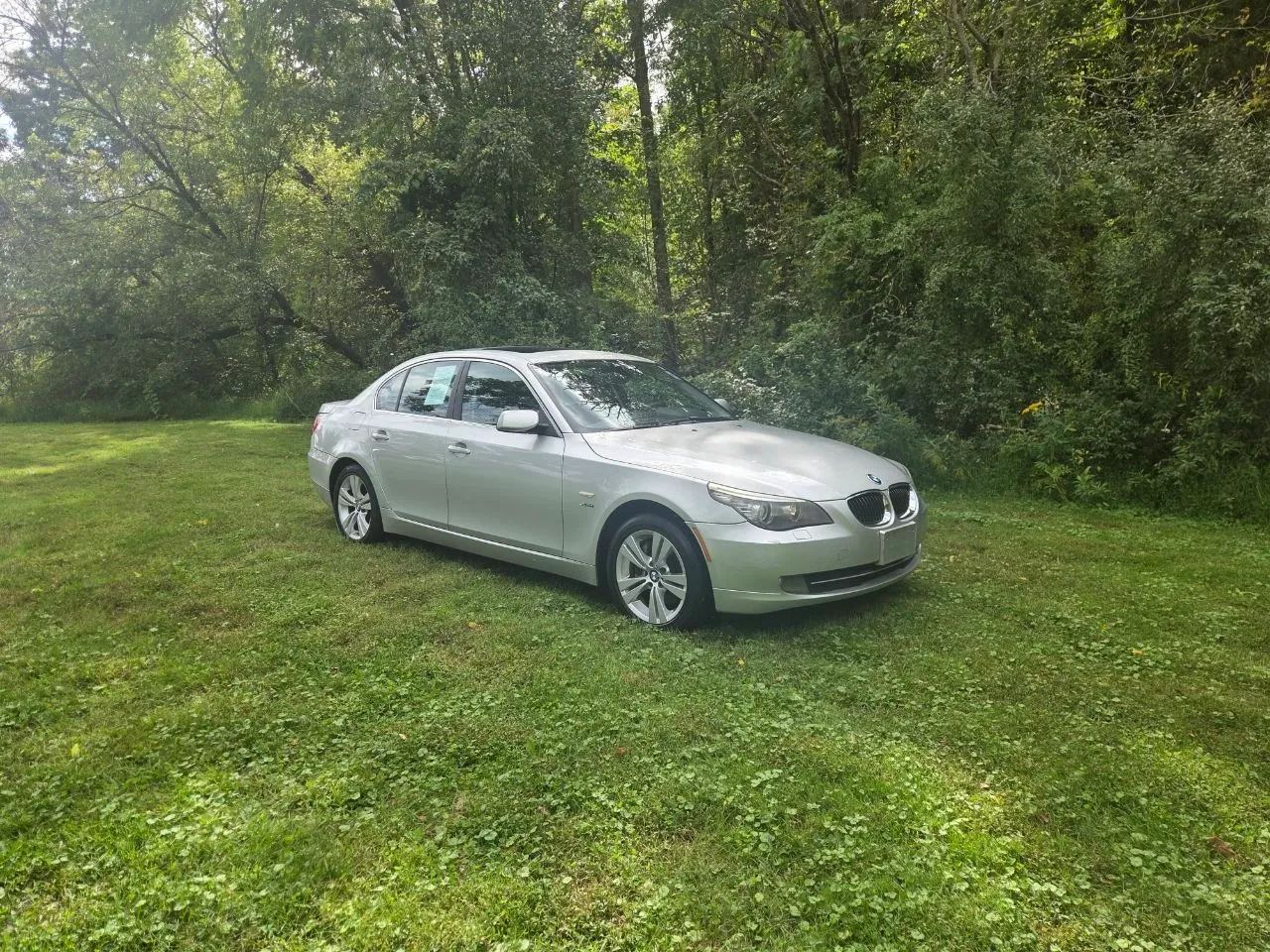 2010 BMW 5 Series — photo 6 of 30