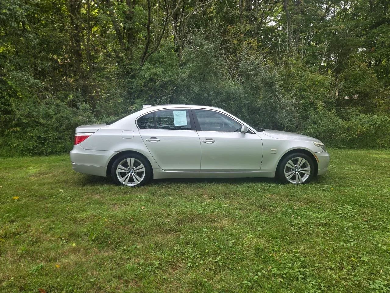 2010 BMW 5 Series — photo 10 of 30