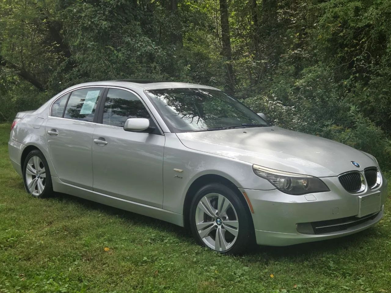 2010 BMW 5 Series — photo 7 of 30