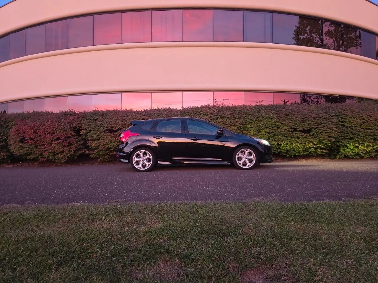 2013 Ford Focus ST — photo 2 of 28