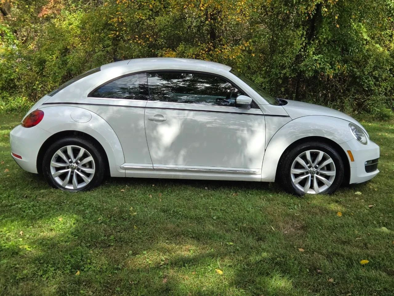 2015 Volkswagen Beetle — photo 4 of 30